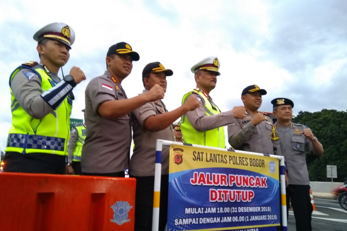 Kakorlantas Polri tutup jalur Puncak hingga tahun baru