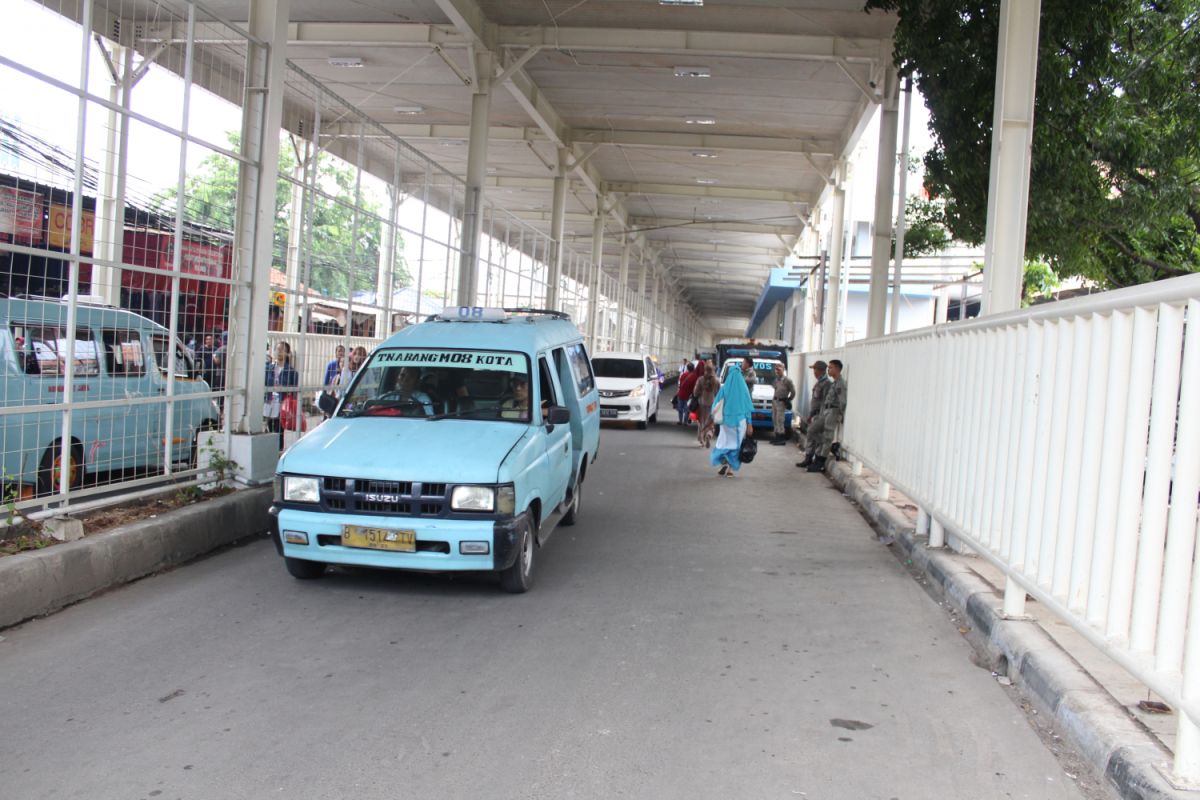 Preman di JPM Tanah Abang ditertibkan