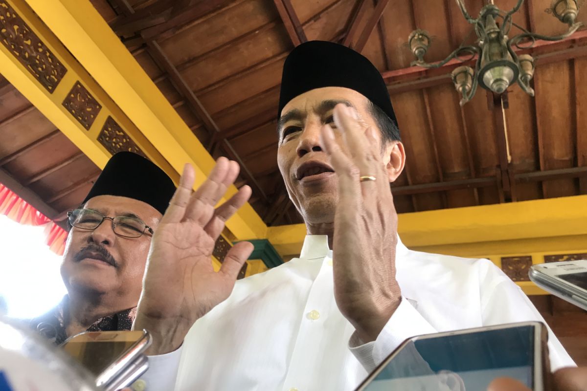 Presiden berharap Tol Trans-Jawa buka lebih banyak lapangan kerja