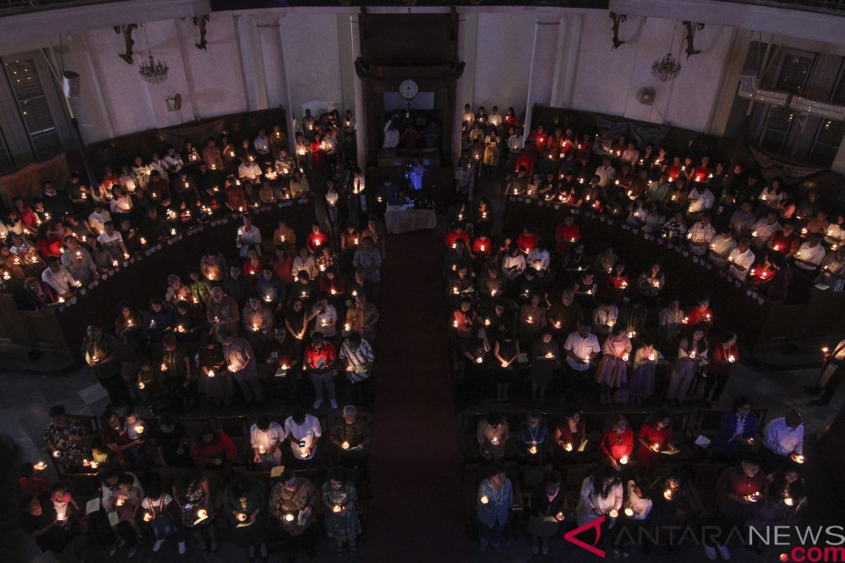 Umat kristiani padati Gereja Katedral Kristus Raja