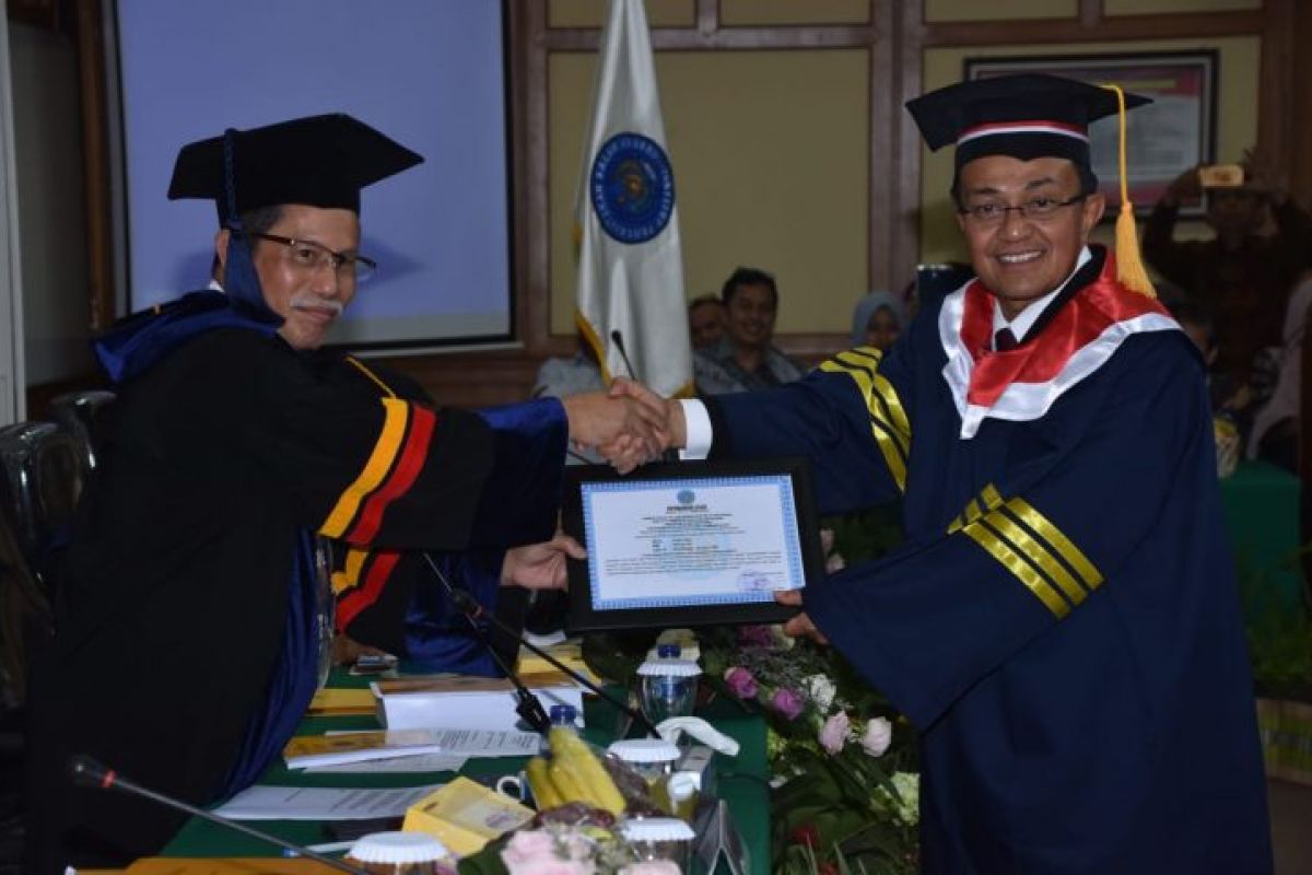Indra Catri resmi sandang gelar doktor Ilmu Pemerintahan