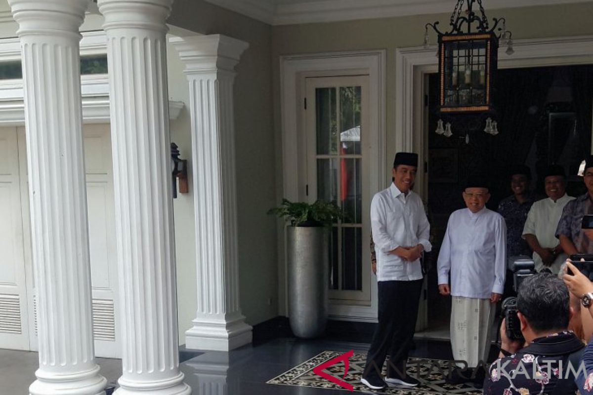 Jokowi Penuhi Undangan Makan siang Ma'ruf Amin