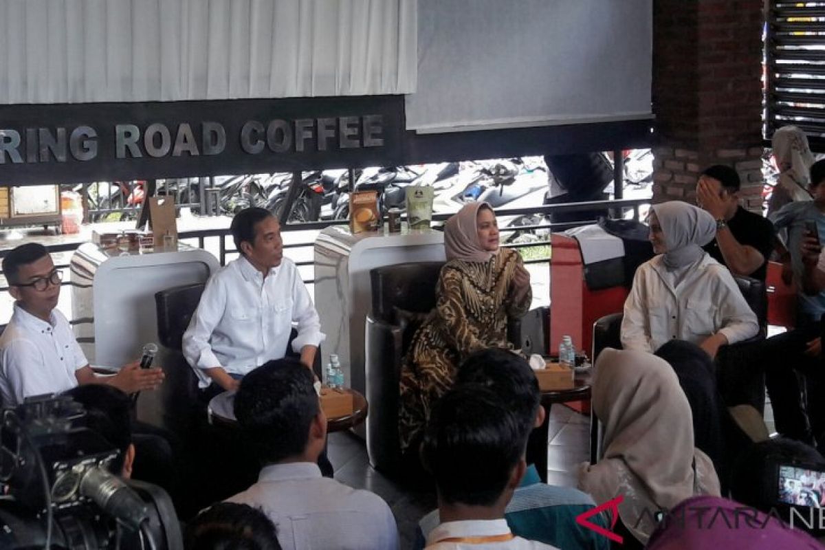 Jokowi dialog dengan pengusaha kreatif di Aceh