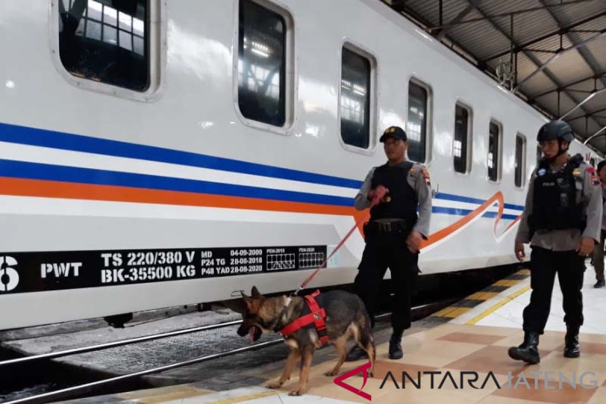 Anjing pelacak diterjunkan untuk pengamanan Stasiun Purwokerto