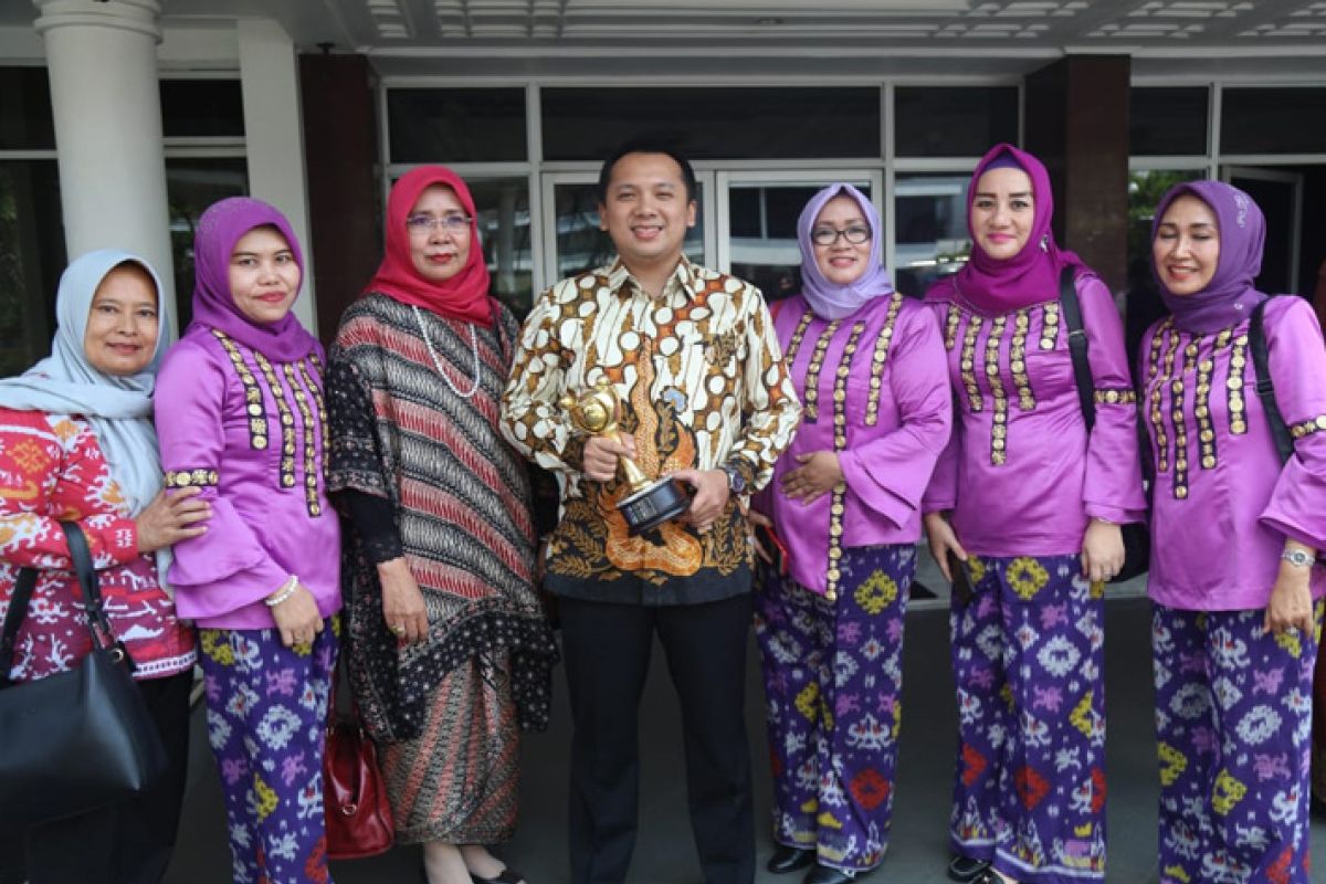 Gubernur Lampung Terima Anugerah Parahita Ekapraya