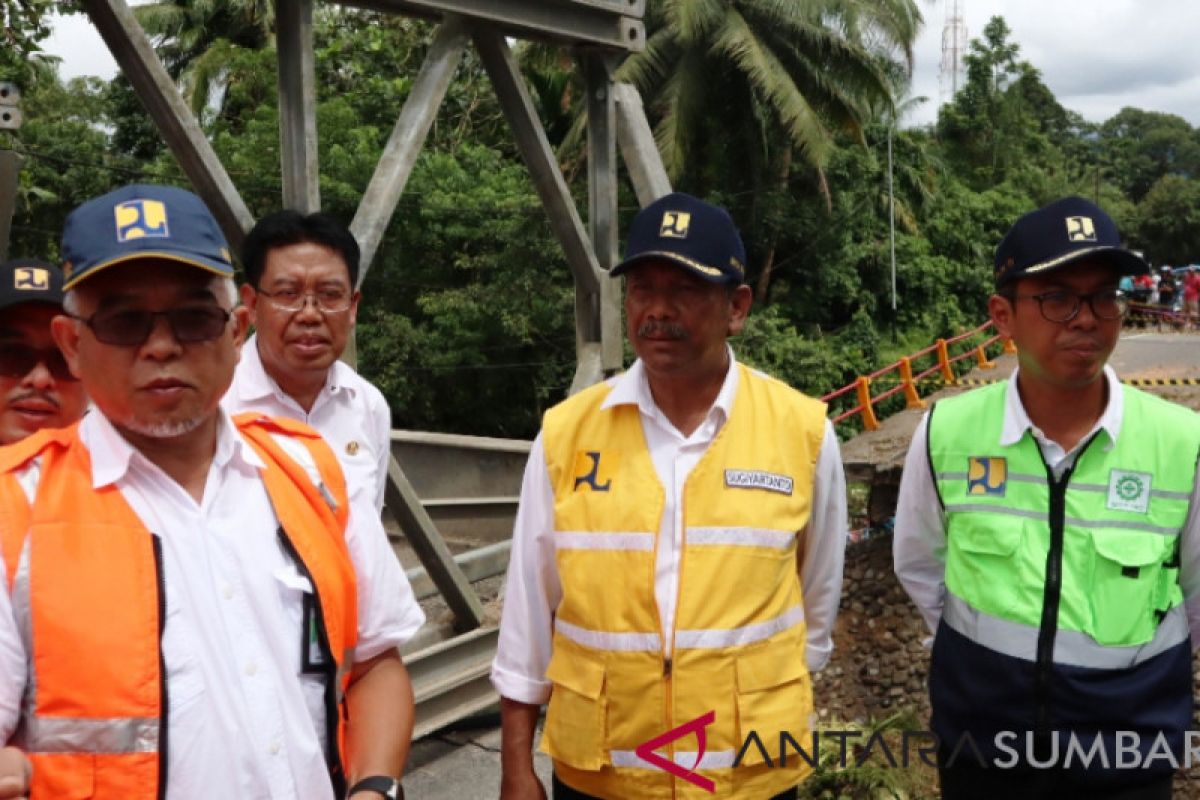 Jembatan Kayu Tanam dibangun awal 2019