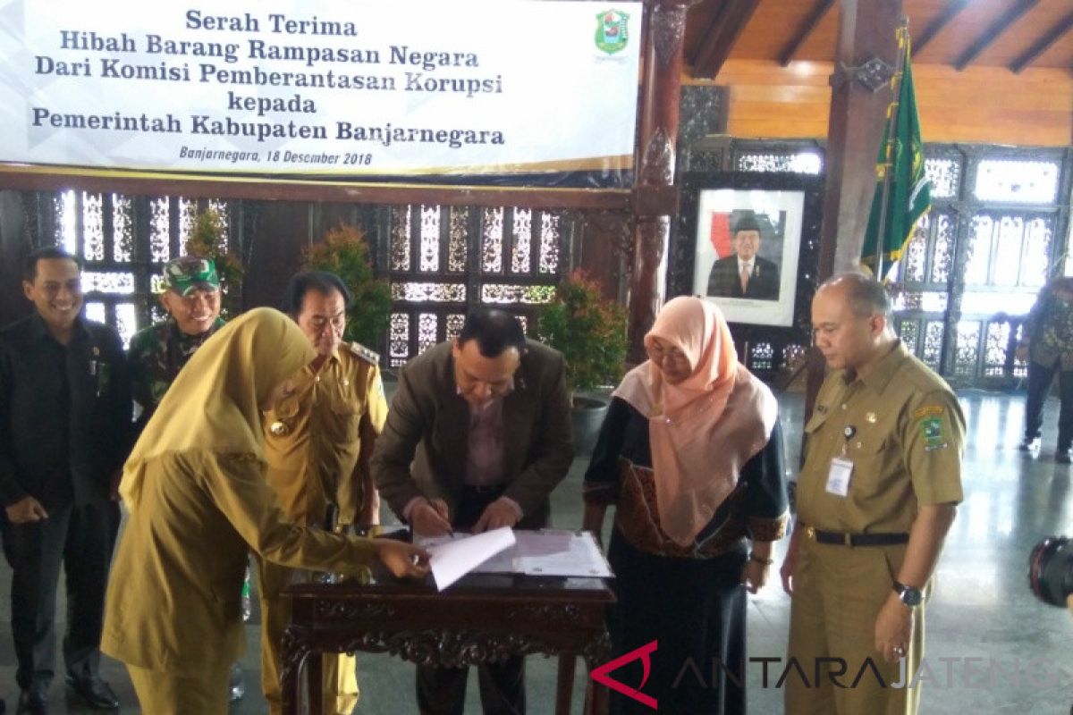 Banjarnegara terima hibah barang rampasan negara dari KPK