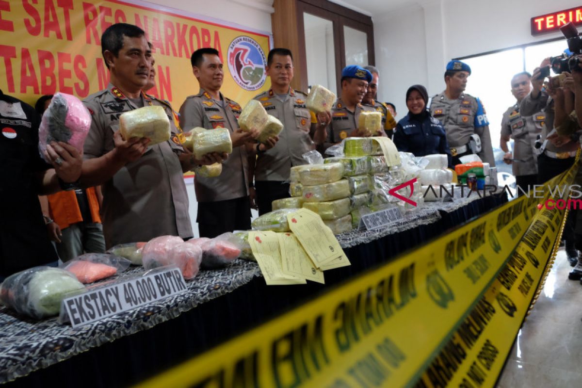 Police foil distribution of 48.4 kg of methamphetamine