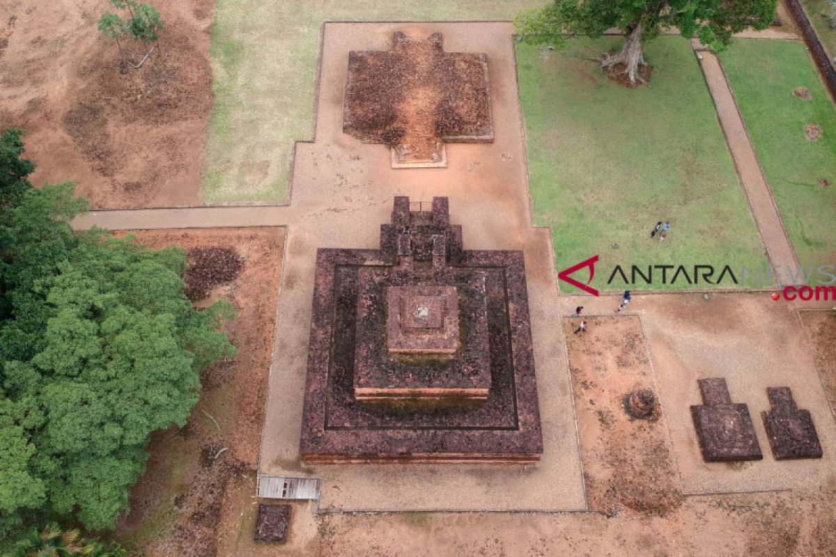 Logam peninggalan sejarah ditemukan di kompleks Candi Muarojambi