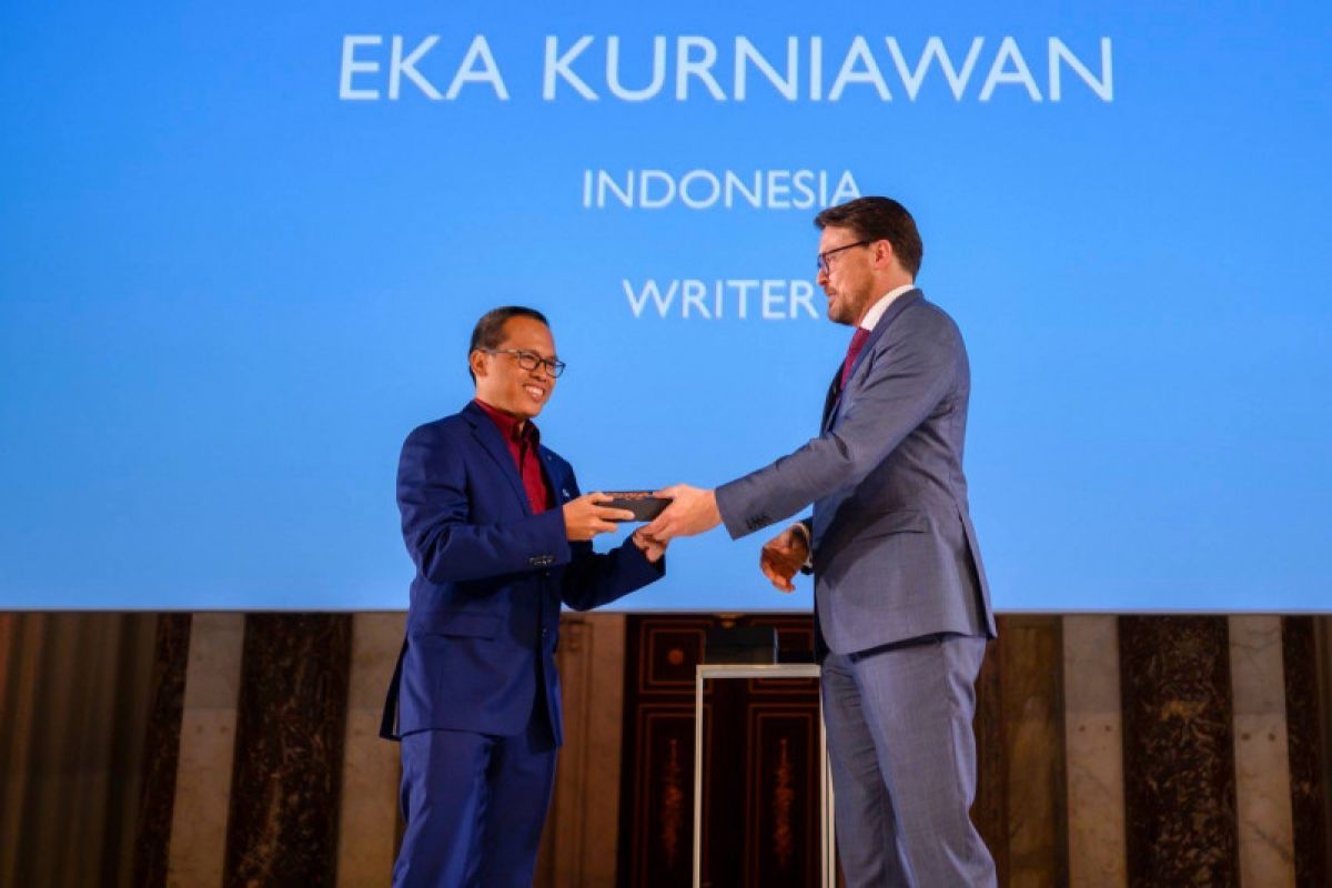 Eka Kurniawan raih penghargaan Prince Claus Awards 2018