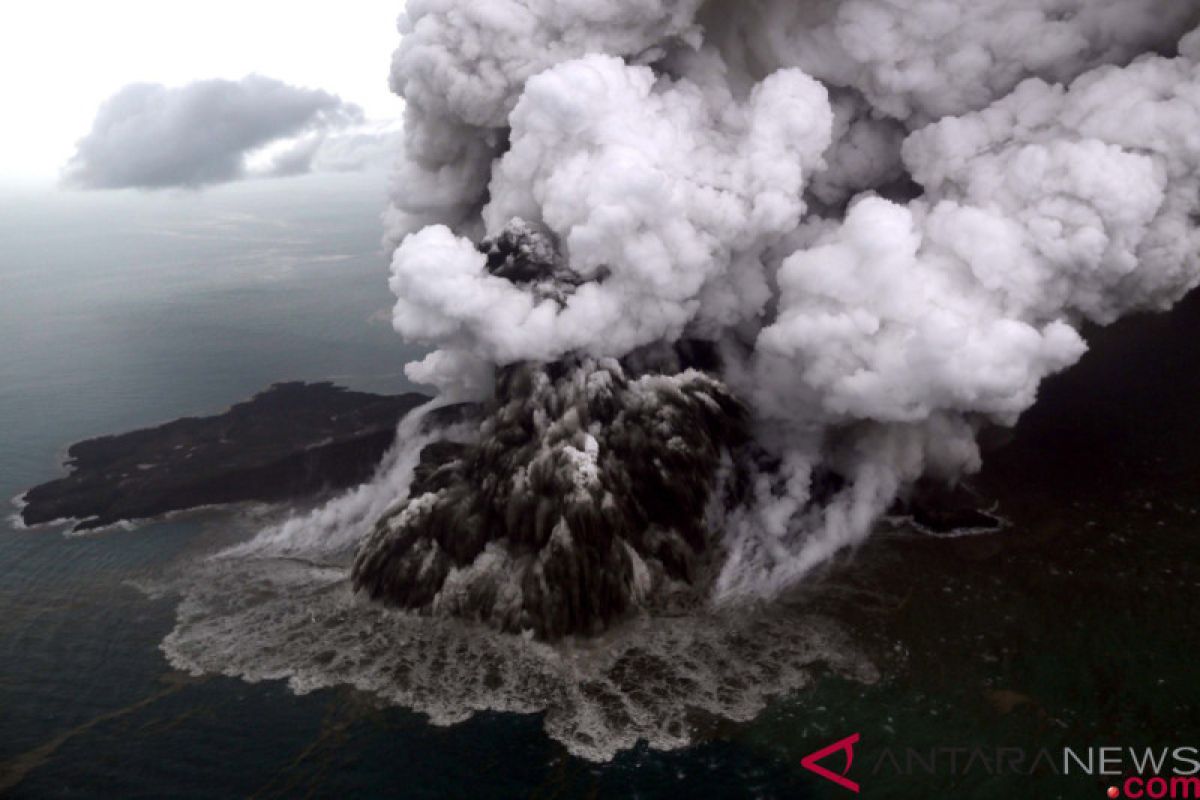 BNPB katakan dampak letusan Anak Krakatau tidak sebesar Gunung Krakatau