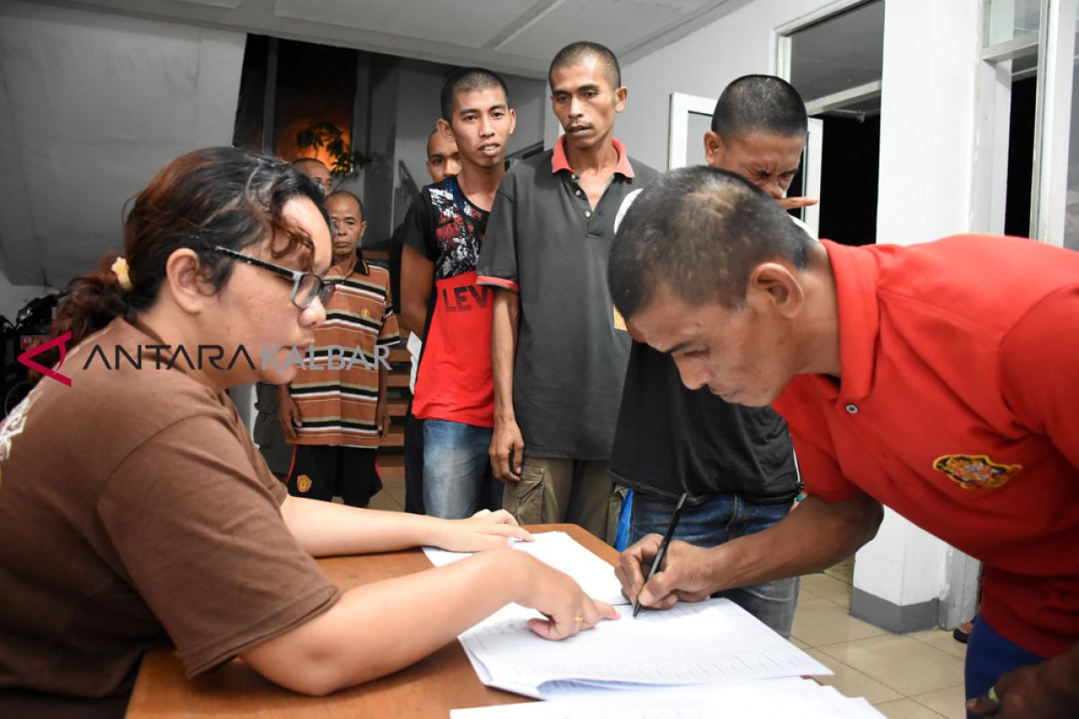 Imigrasi perketat keluar masuk orang di tiga PLBN Kalbar