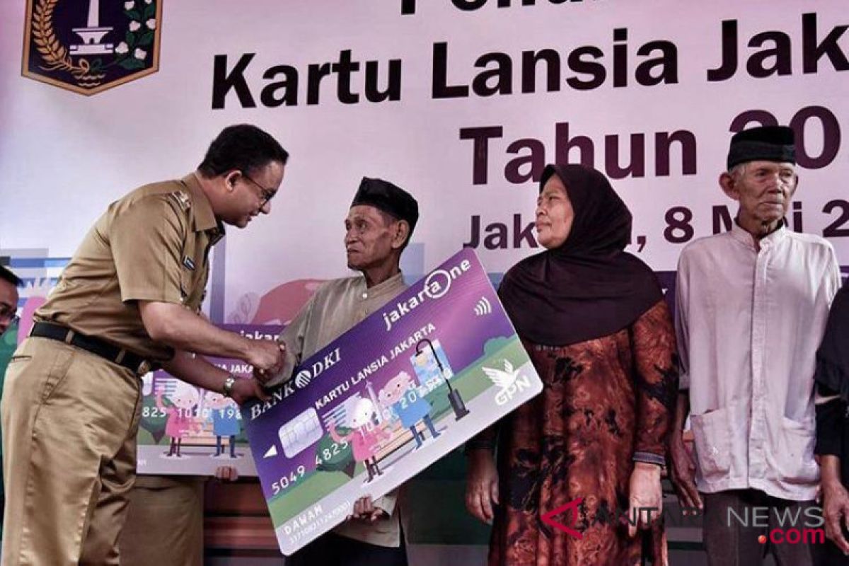 Anies yakin pemberian KLJ mampu tingkatkan kesejahteraan para lansia