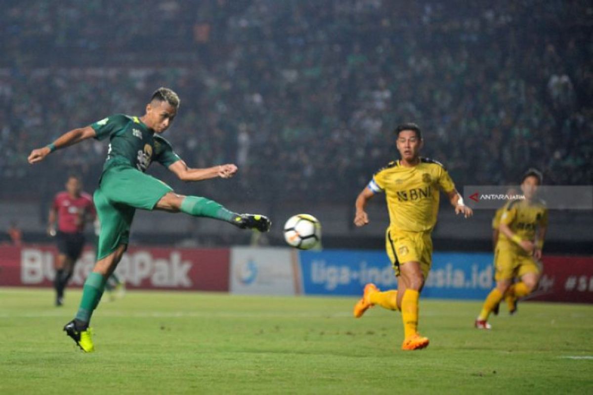 Osvaldo Haay perpanjang kontrak dengan persebaya