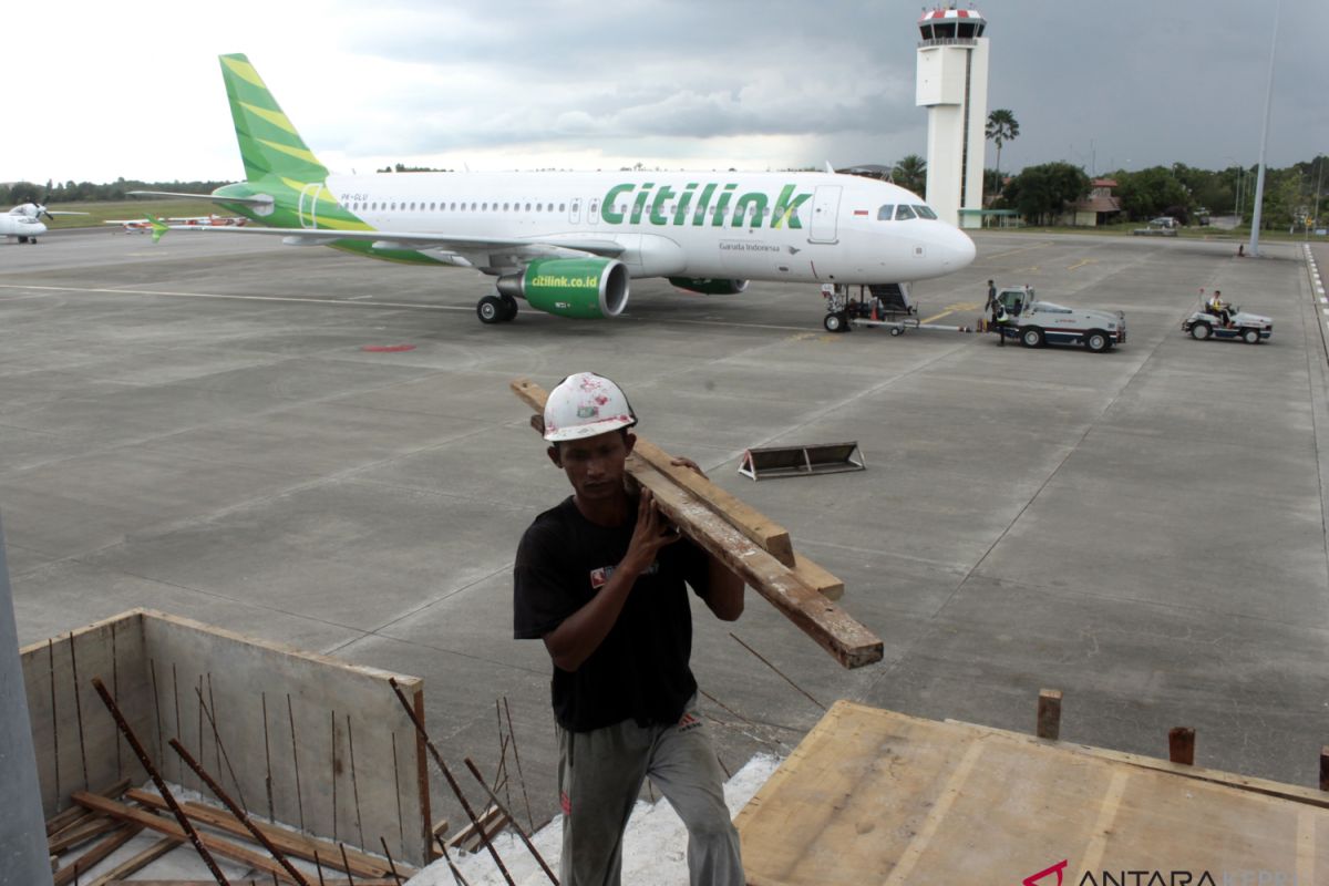 Teknisi masih perbaiki lampu landas pacu Bandara Hang Nadim Batam