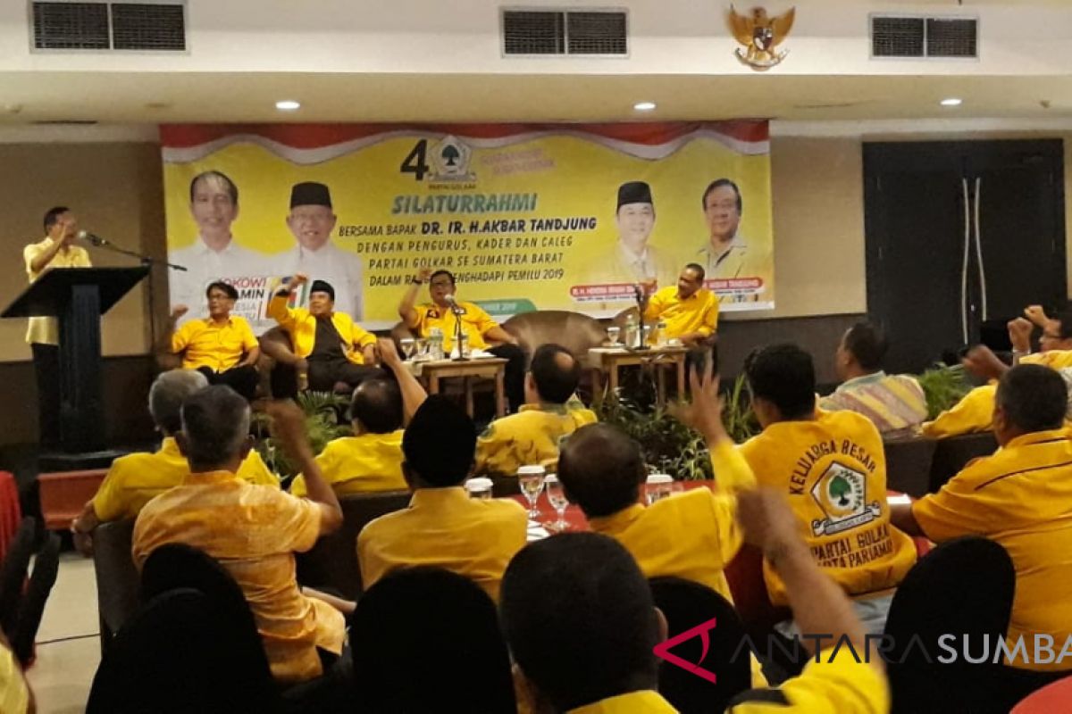 Akbar Tanjung: pertahankan capaian Golkar di Sumbar