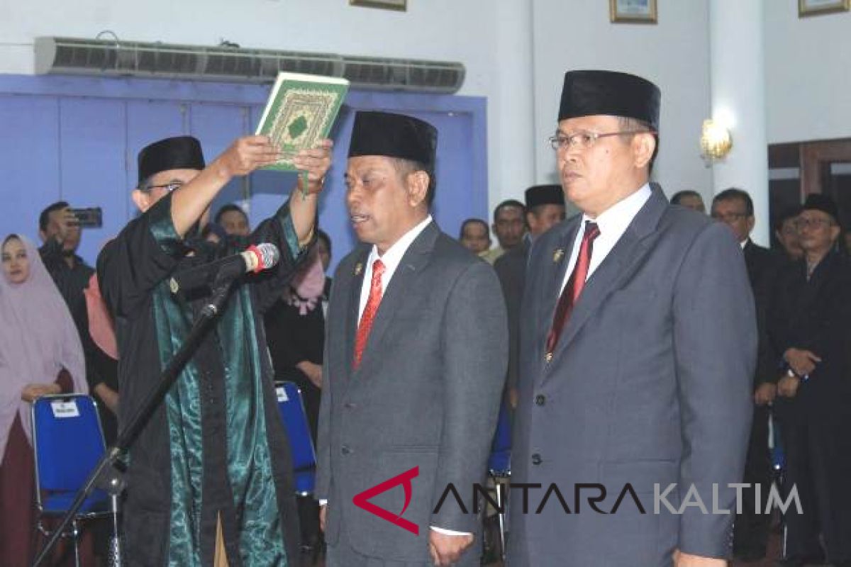 Bupati Paser Lantik Sekda dan Kepala Disperindagkop UKM