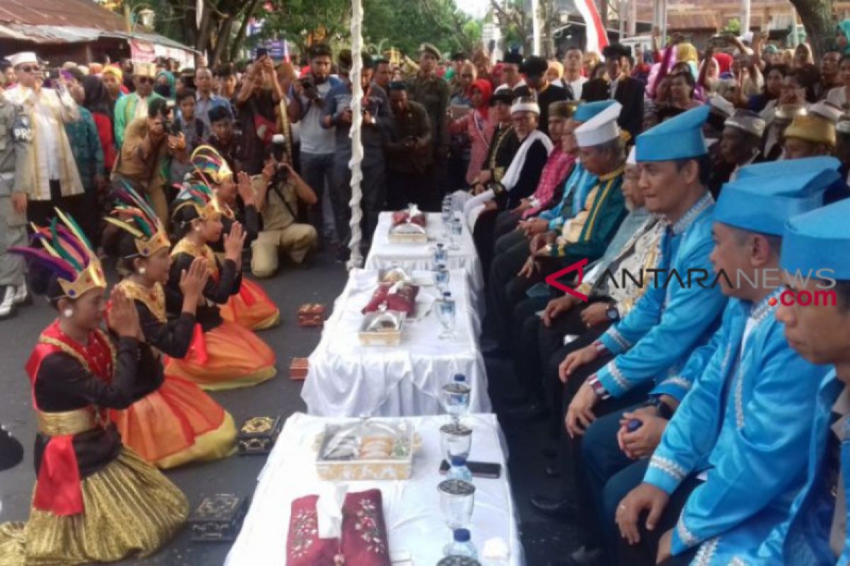 Usung tema kosmopolitan, ribuan warga hadiri HUT Kota Ternate ke-768
