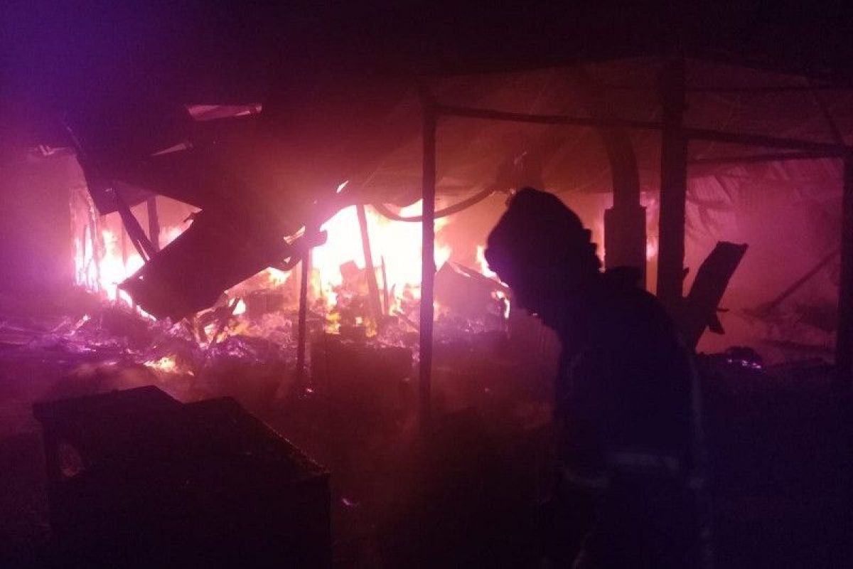 Dua los hangus, Pasar Kaponan Magelang terbakar