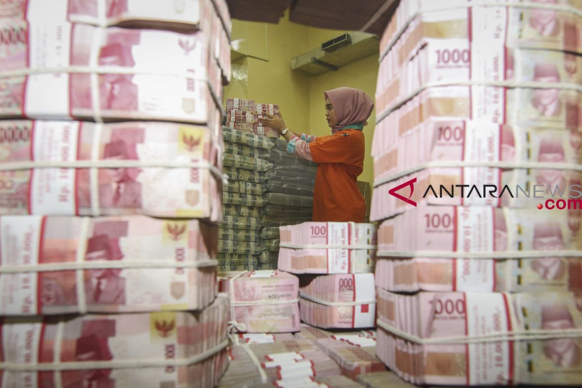 Nilai tukar Rupiah antarbank ditutup menguat seiring spekulasi kebijakan The Fed