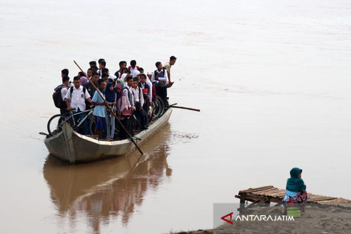 Dishub Bojonegoro Evaluasi Peralatan Keselamatan Perahu Tambang