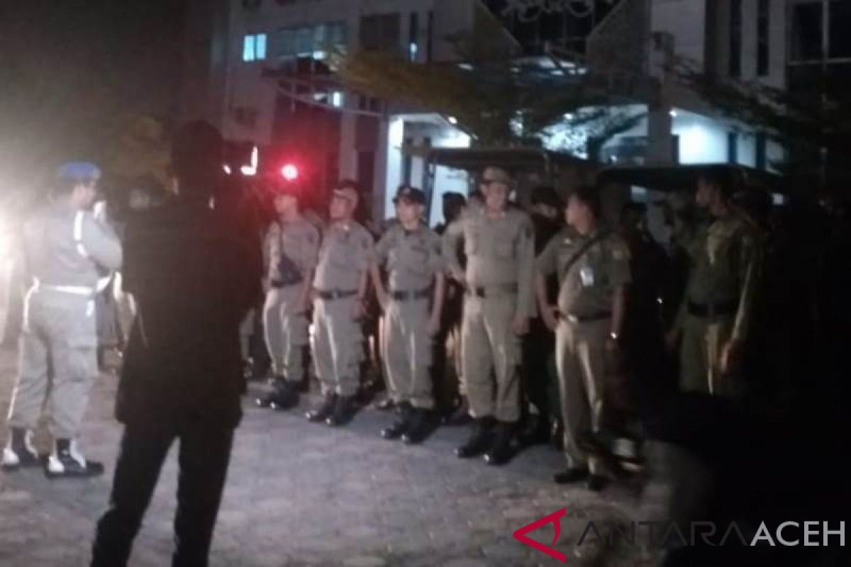 Satpol PP dan WH turunkan 370 personil malam Tahun Baru