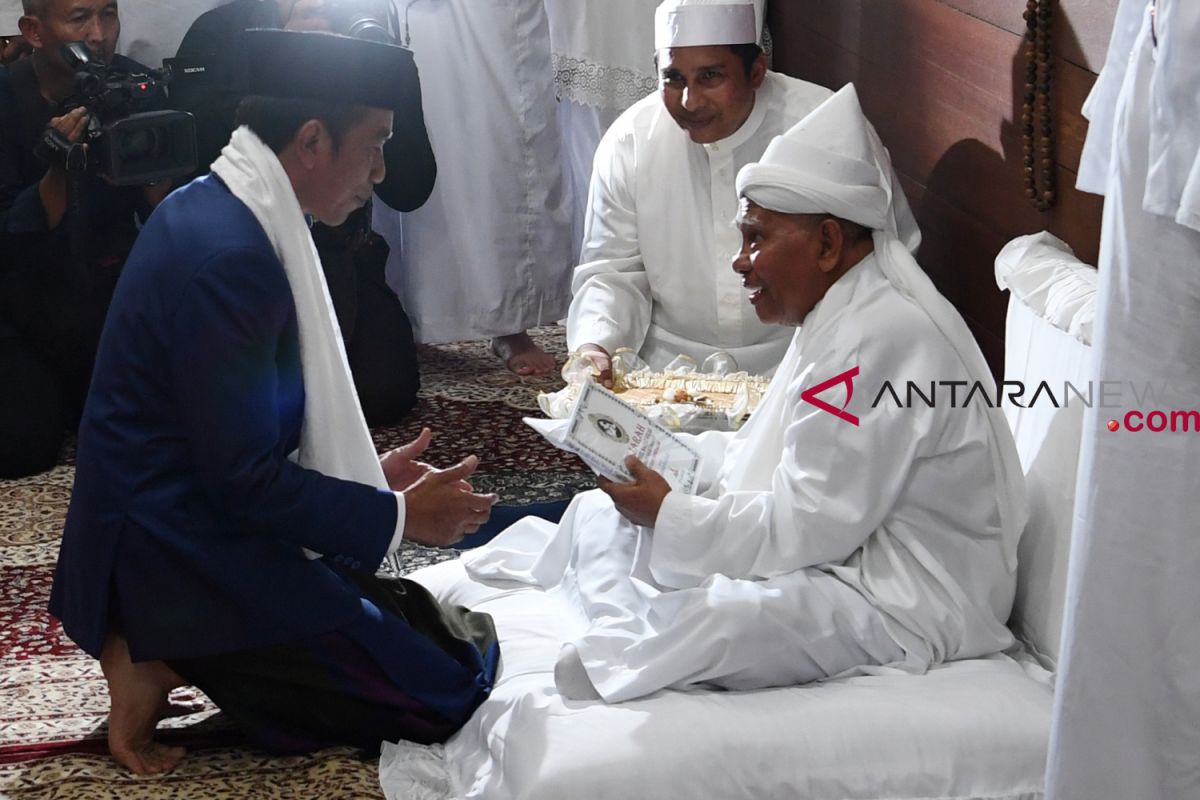 Presiden Joko Widodo bertemu Tuan Guru Babussalam