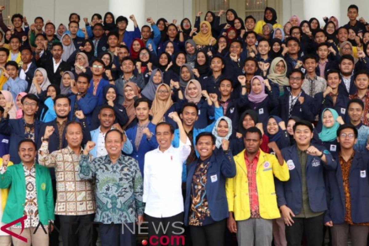 Presiden Jokowi berharap mahasiswa demo dukung pemerintah