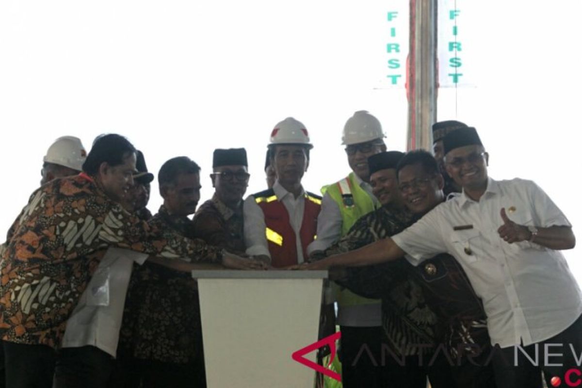 Presiden Jokowi resmikan pembangunan Tol Banda Aceh-Sigli