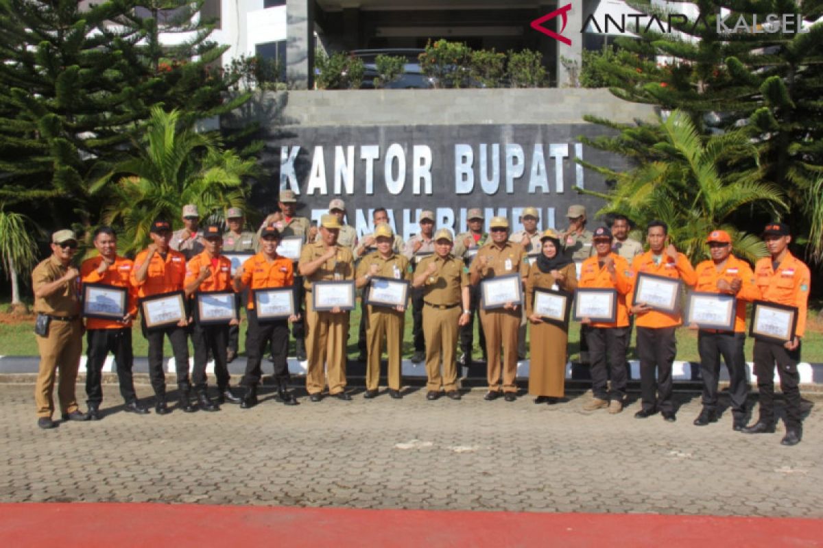 Tanah Bumbu and Apkasi reward volunteers of Palu