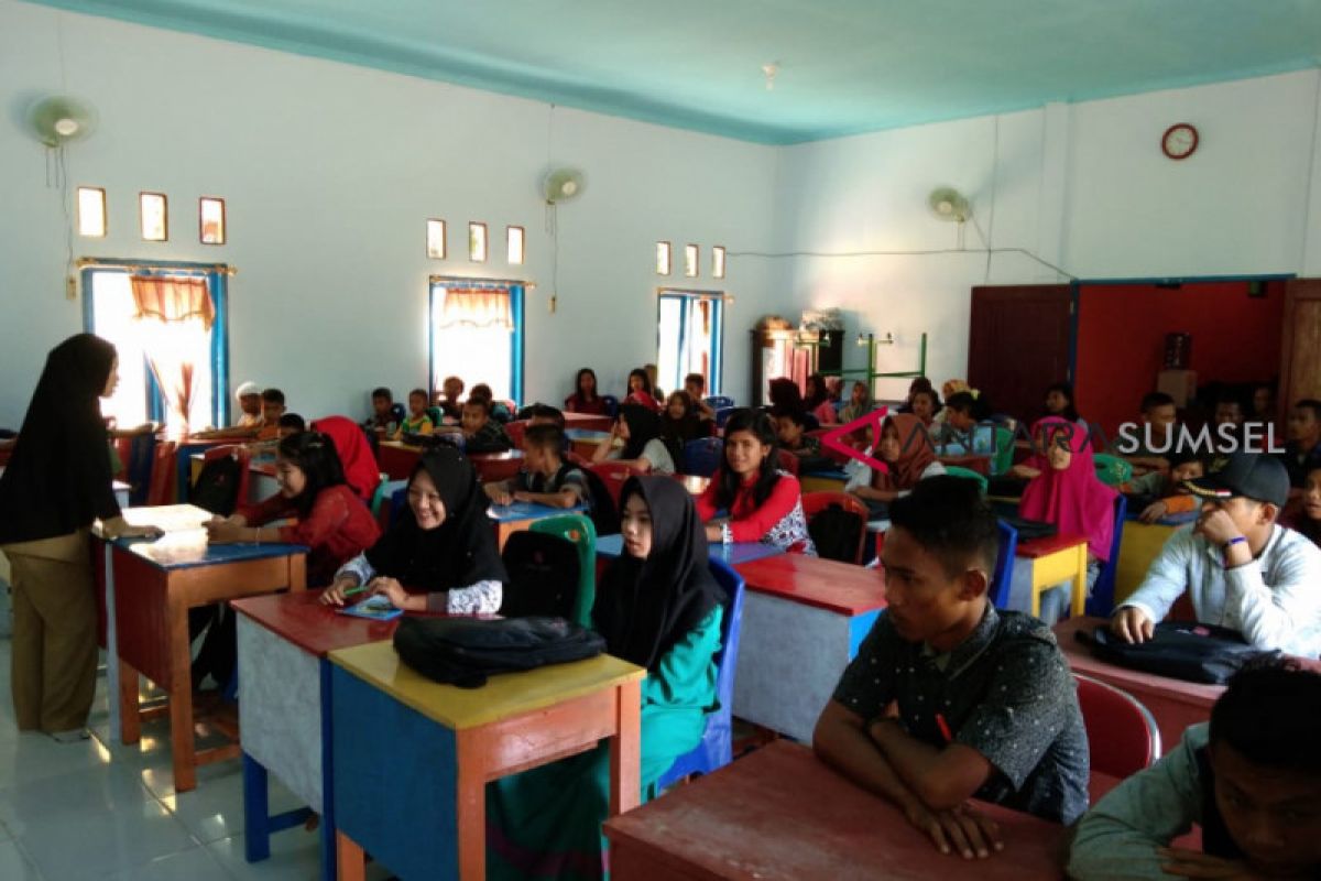 Sekolah Suku Anak Dalam Muratara pertama di Indonesia