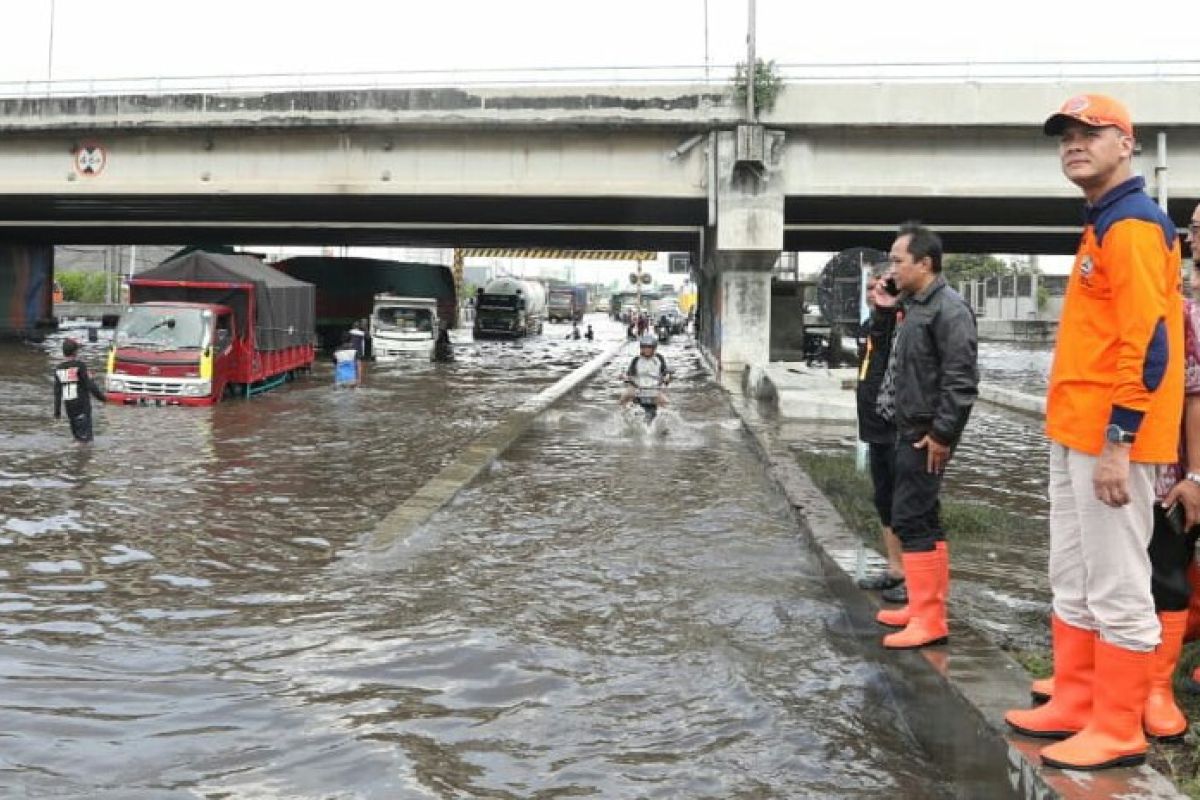 Ganjar pantau penanganan banjir pantura