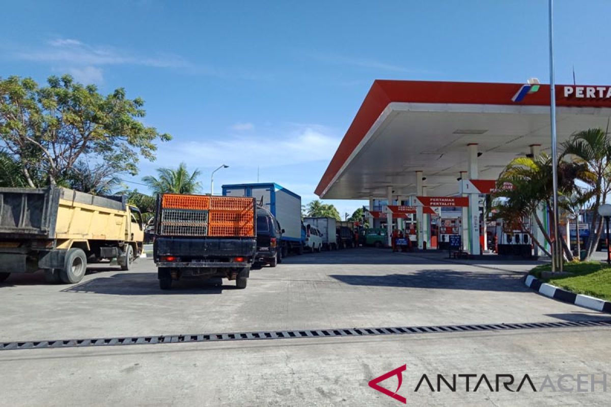 Pertamina Aceh beri sanksi lima SPBU bermasalah