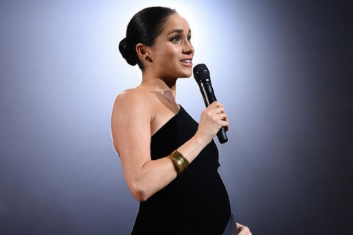 Meghan Markle tertawa saat dipanggil "perempuan gemuk"