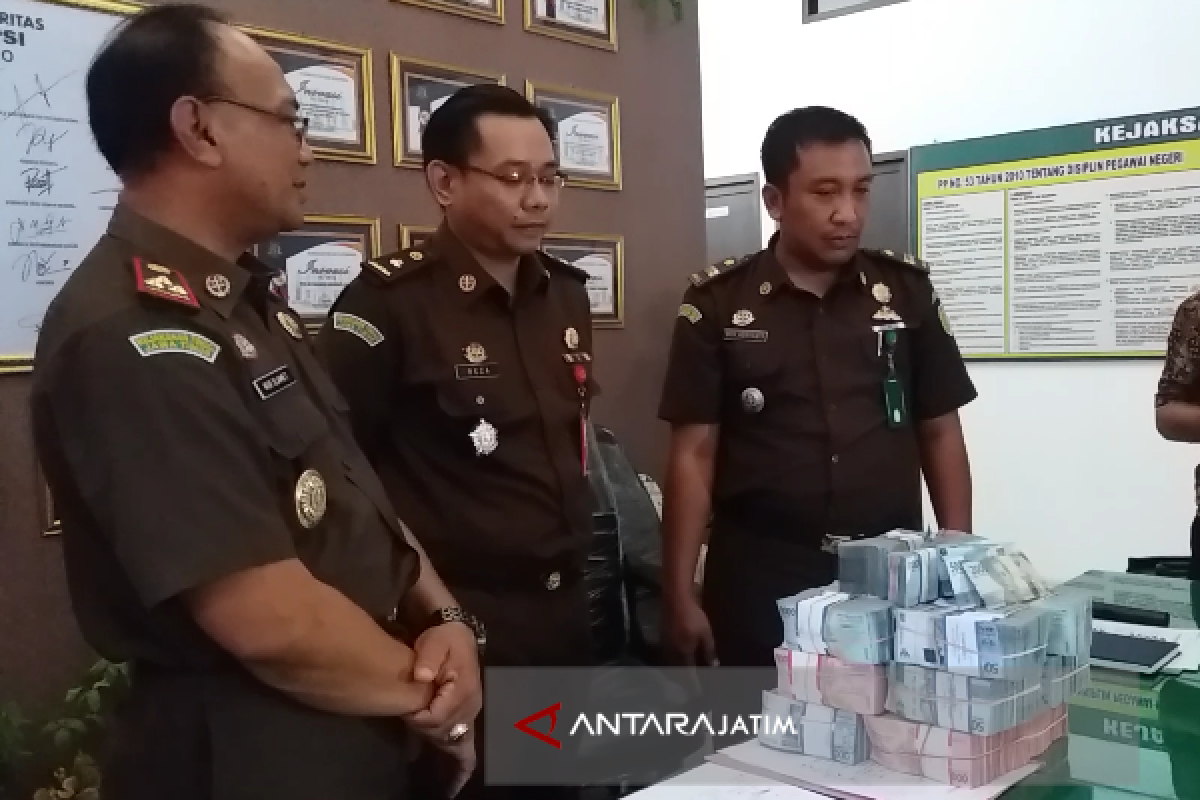 Dua Kades Situbondo Kembalikan Uang Diduga Korupsi Penyalahgunaan Tanah Kas Desa (Video)