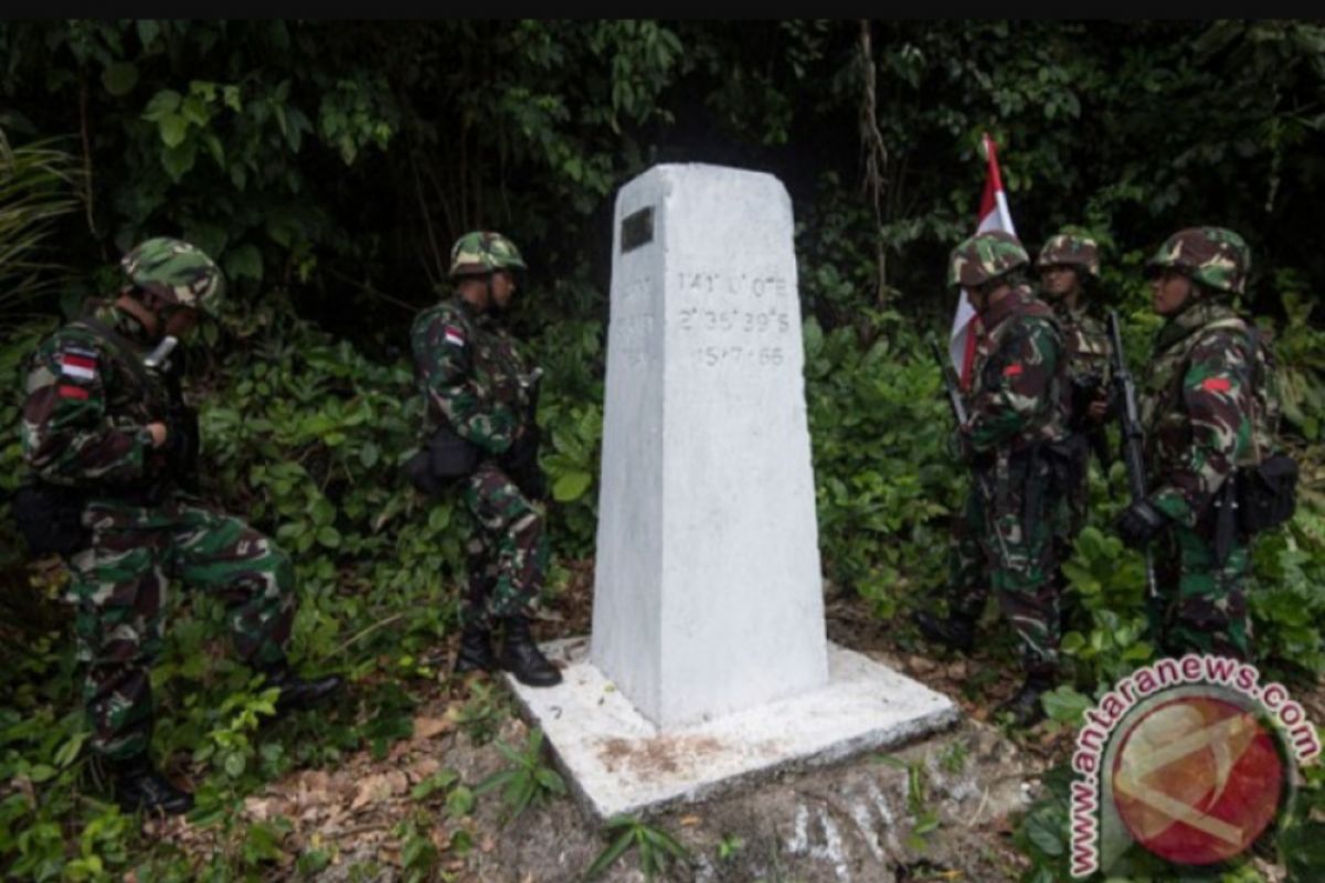 Batalion Infantri 126/KC patroli patok di perbatasan Indonesia-PNG