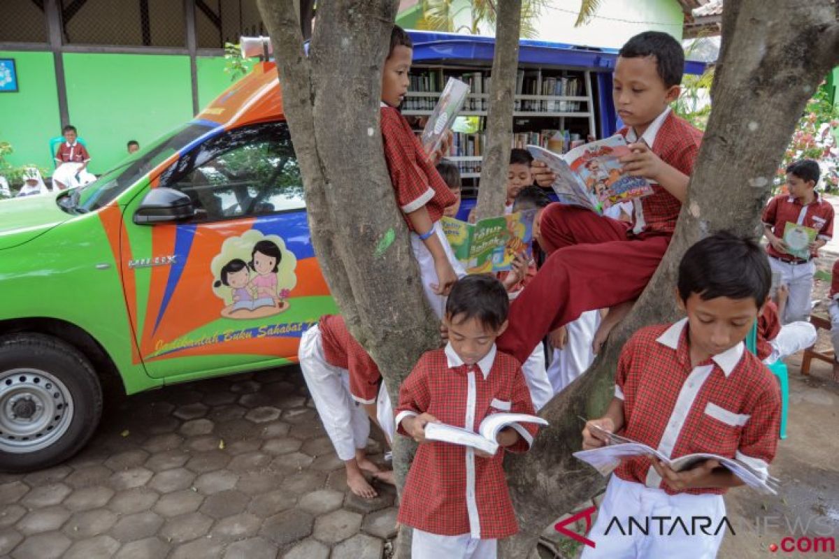 Inisiatif baik wujudkan perpustakaan di sekolah pedalaman