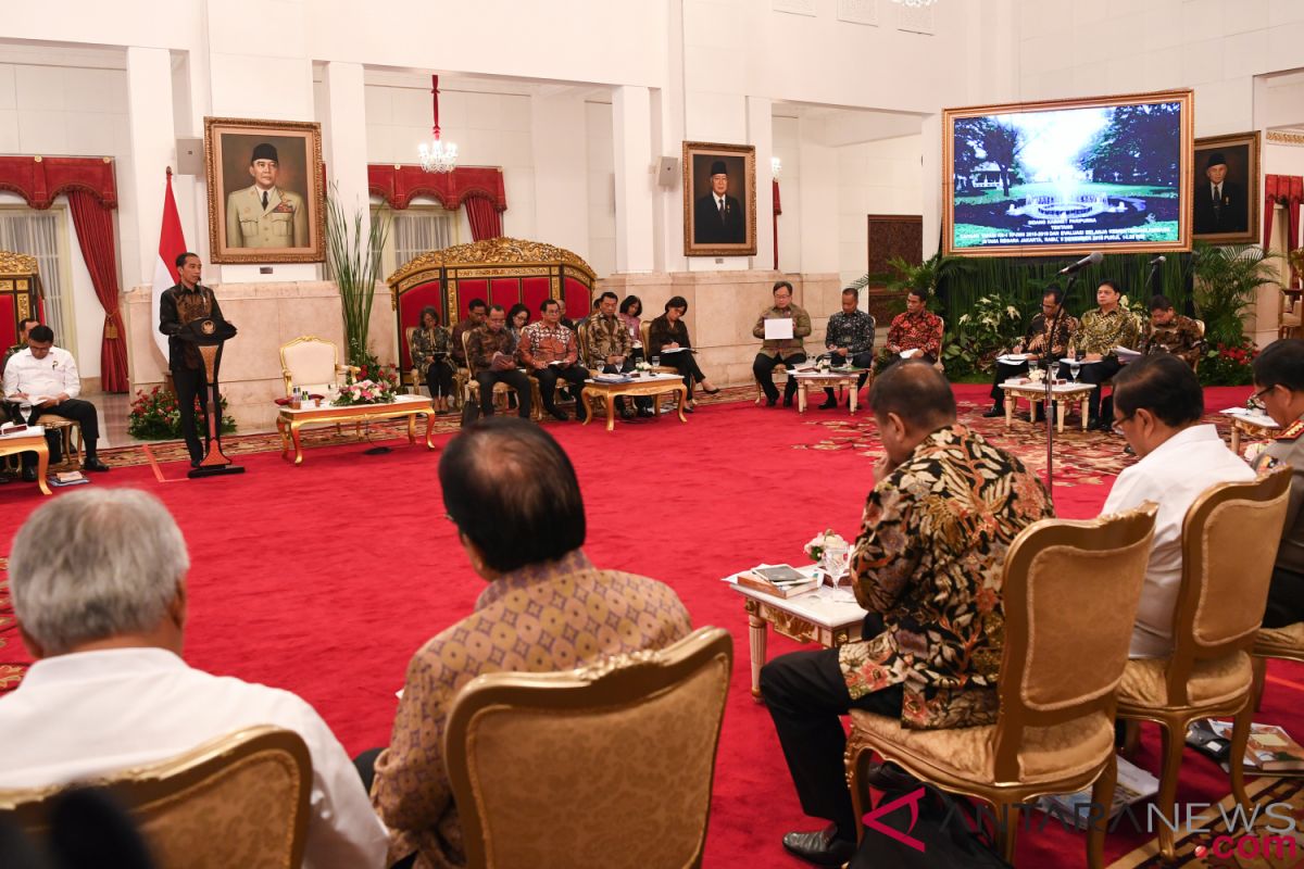Large-scale HR development programs should be applied next year: Jokowi