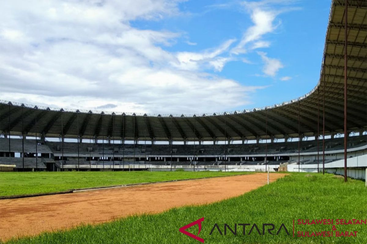 Pembangunan atap Stadion Barombong rampung