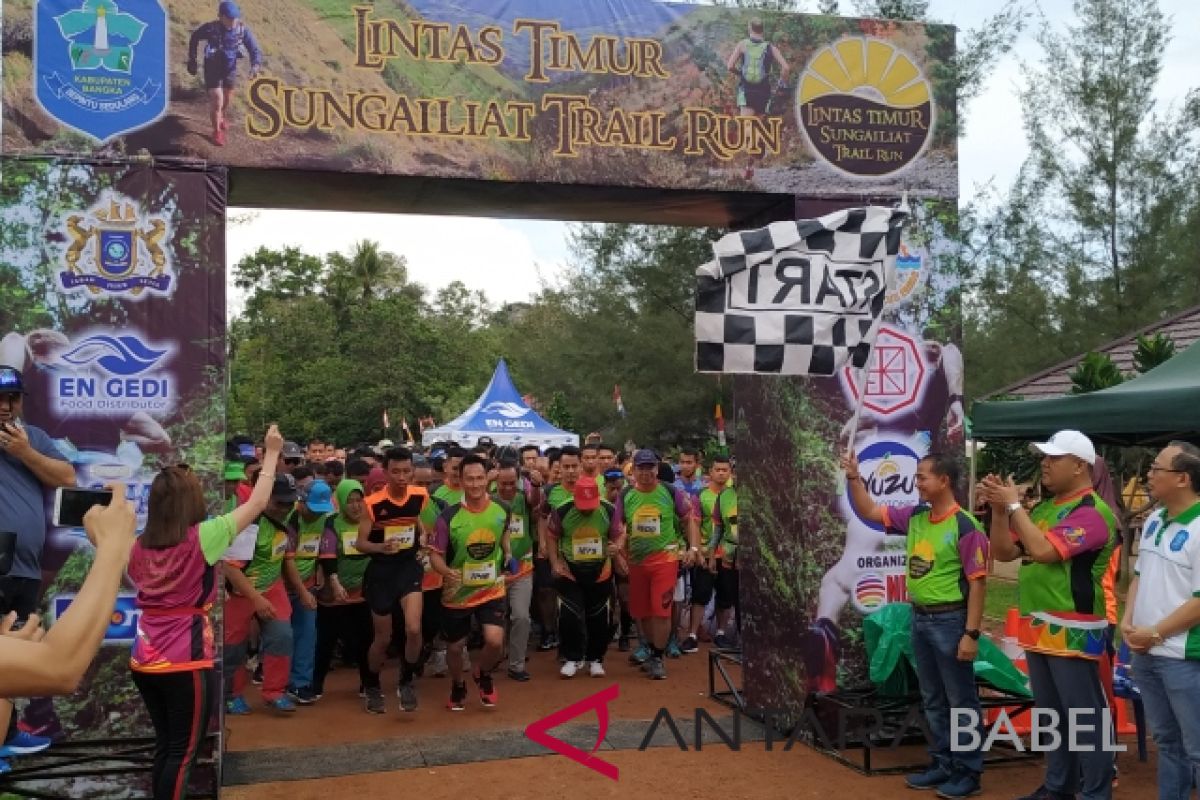 Bupati Bangka lepas peserta Sungailiat Trail Run