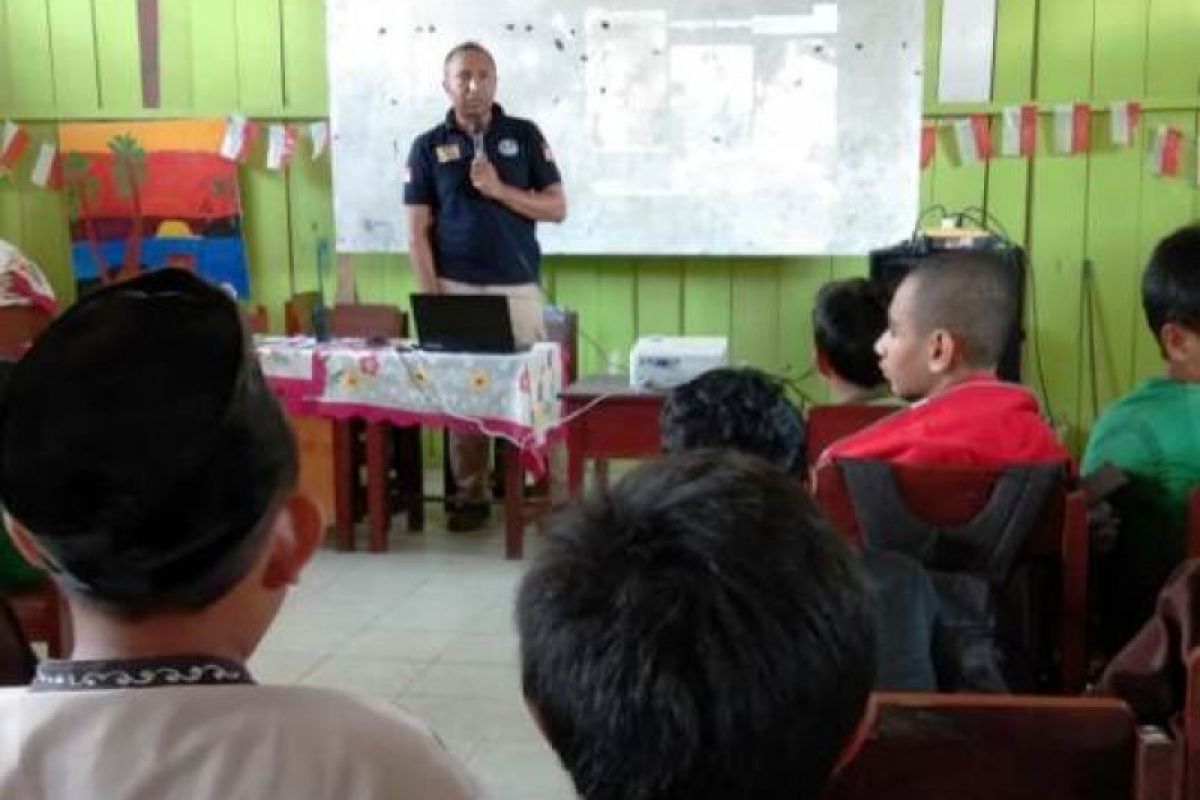 Puluhan pelajar SMP Timika ikut sosialisasi bahaya narkoba