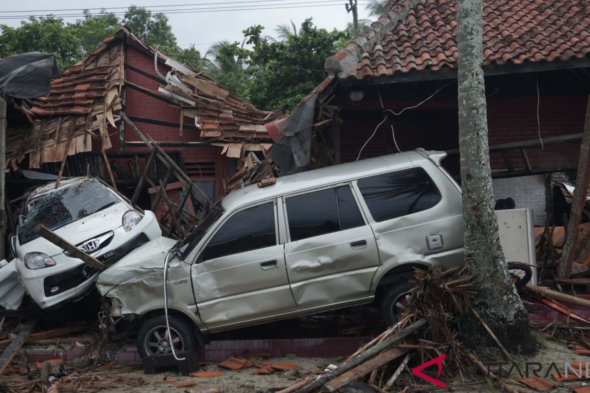 Death toll of Sunda Strait tsunami increases to 222: BNPB