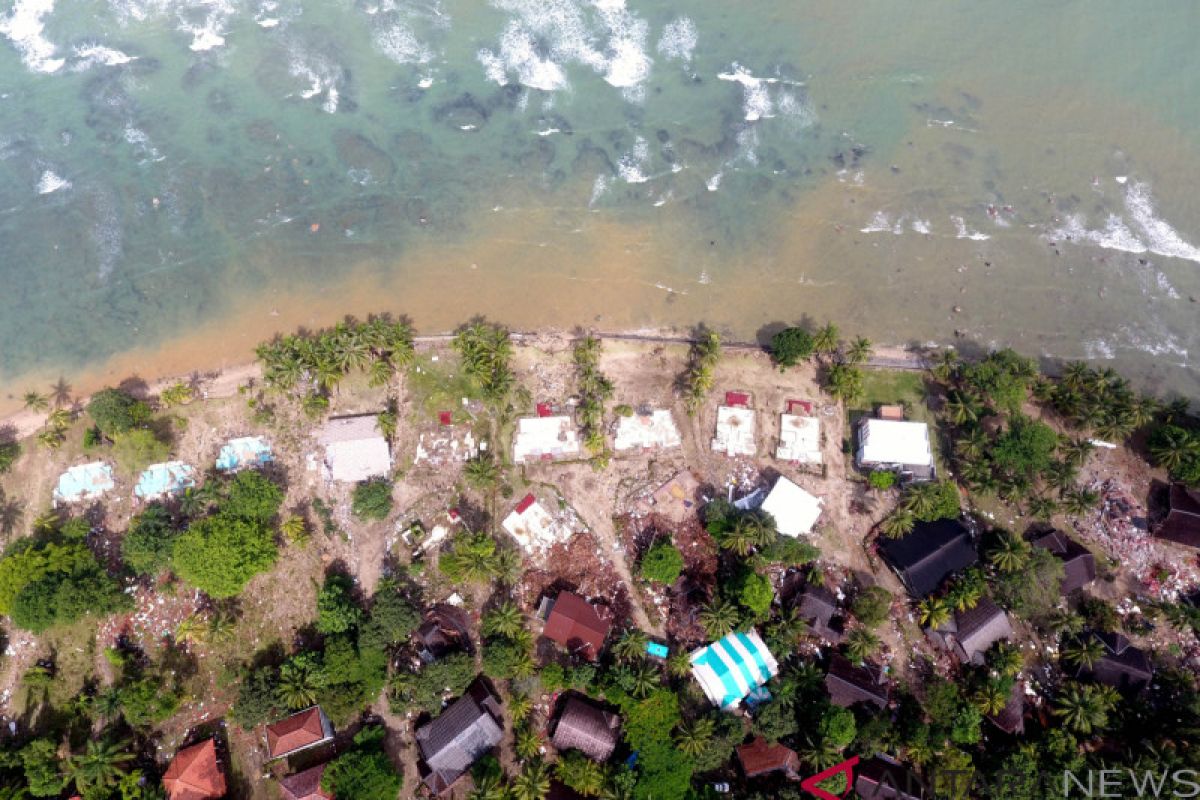 Penyintas bertutur cara bertahan dari tsunami Selat Sunda