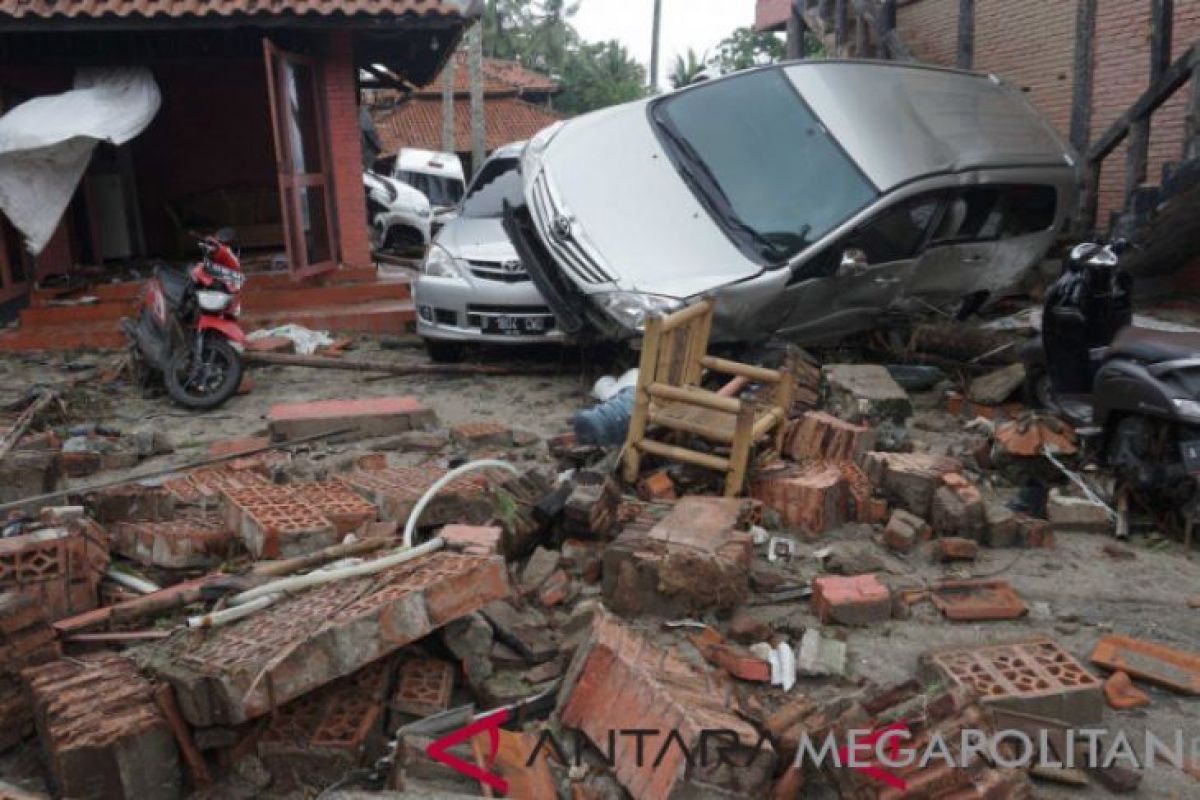 Ratu Elizabeth II bela sungkawa atas tsunami Selat Sunda