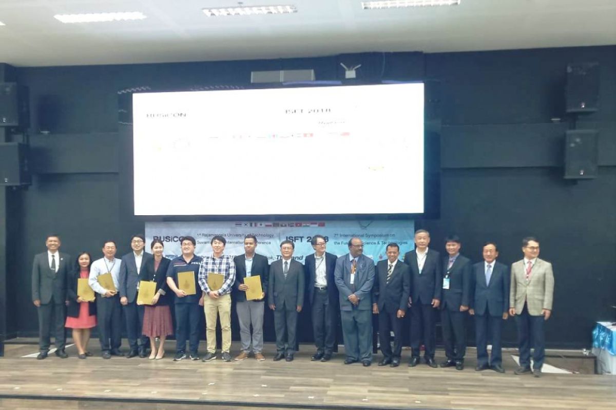 Rektor UNP jadi pembicara pada simposium internasional di Rajamangala University Thailand