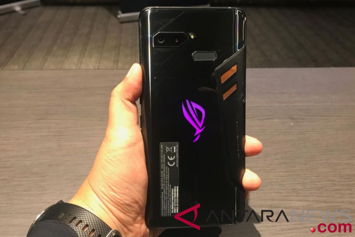 Alasan ROG Phone lama hadir di Indonesia