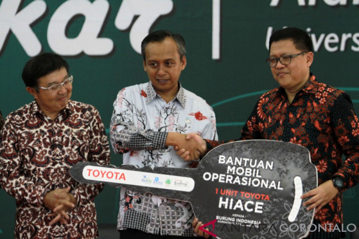 Toyota Serahkan Bantuan Program Konservasi Di Gorontalo