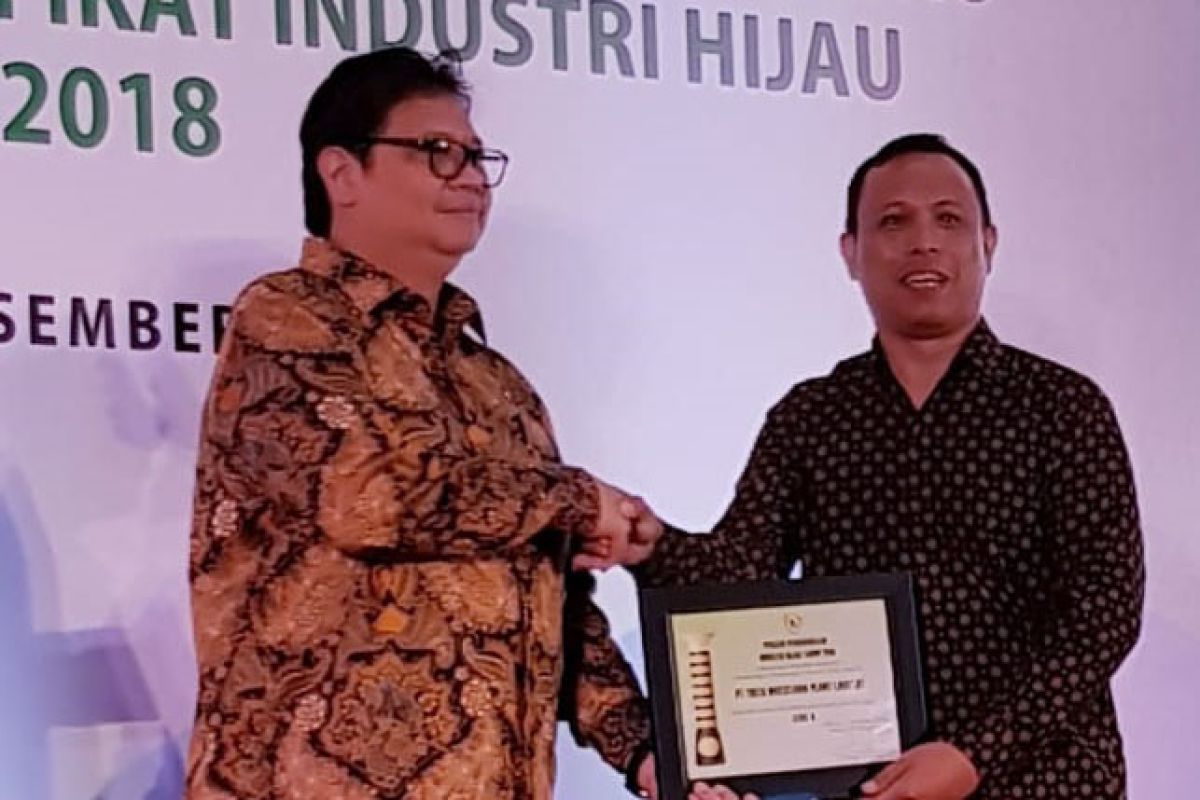 10 Pabrik AQUA raih penghargaan Industri Hijau 2018