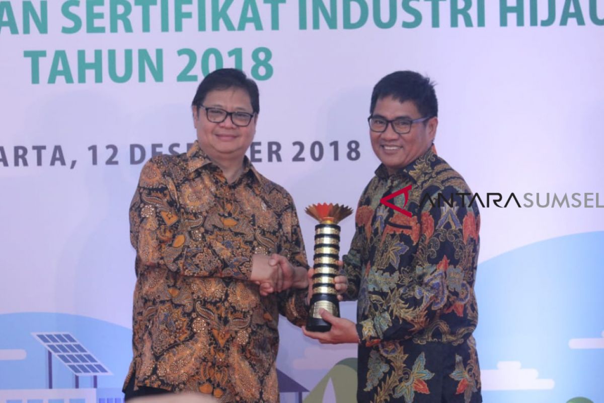 Semen Baturaja raih penghargaan industri hijau