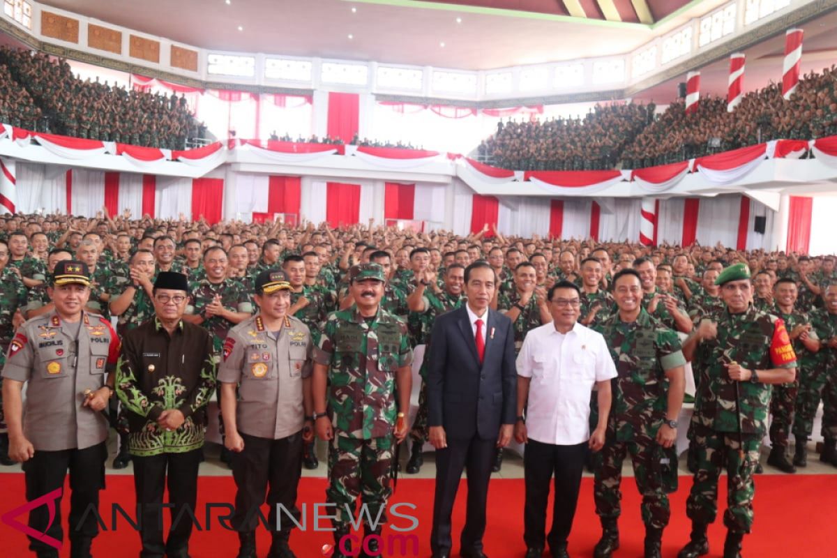 Presiden Jokowi harap Babinsa ingatkan Kades penggunaan dana desa